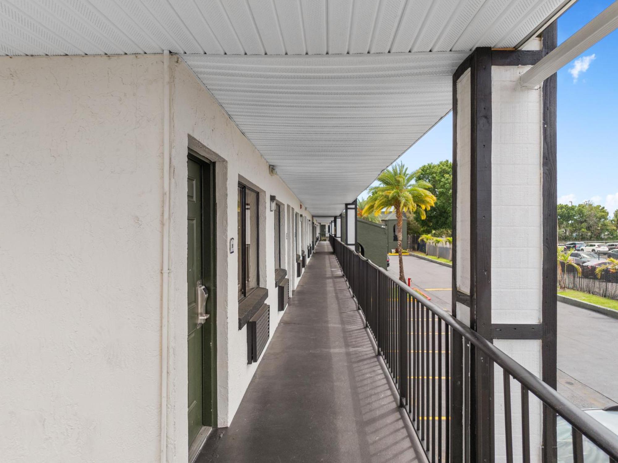 Hotel Baymont By Wyndham Orlando Downtown Exterior foto